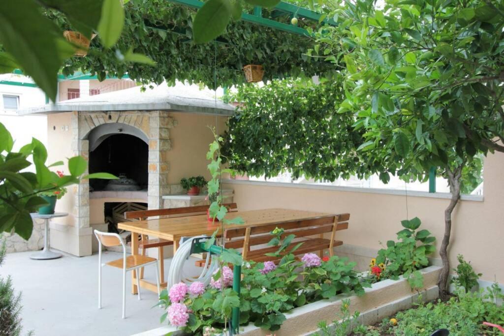 Cosey Studio Apartment For 2 Free Private Parking Makarska Dış mekan fotoğraf