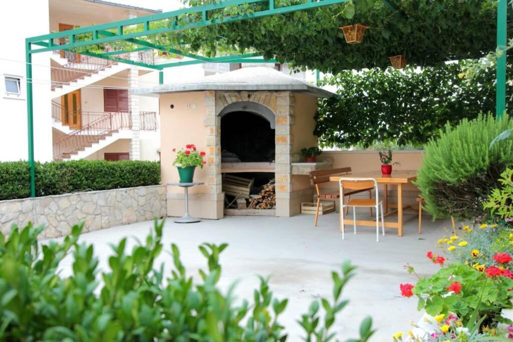 Cosey Studio Apartment For 2 Free Private Parking Makarska Dış mekan fotoğraf